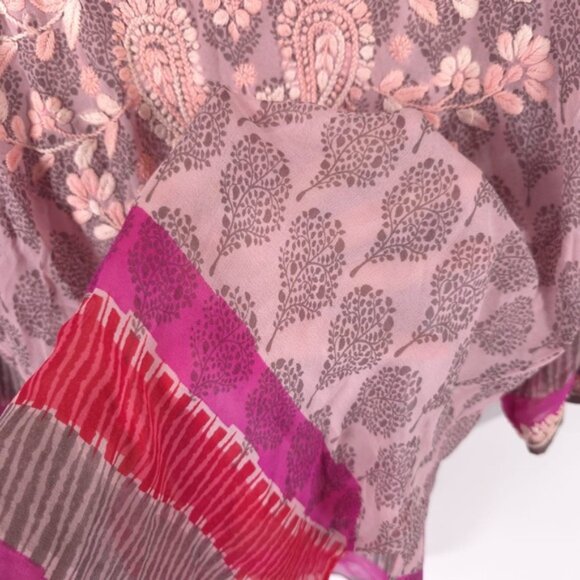 AMAYA ALLEGRA 100% SILK GEORGETTE TUNIC
Hand Embroidered & Printed 40 MEDIUM /LG - Picture 12 of 16